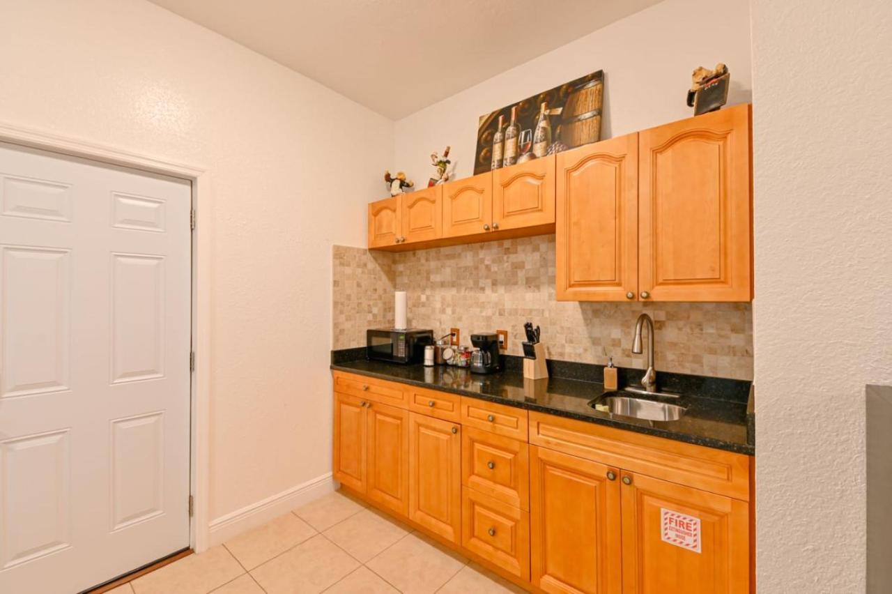 Paradise In With Luxurious 6 Person