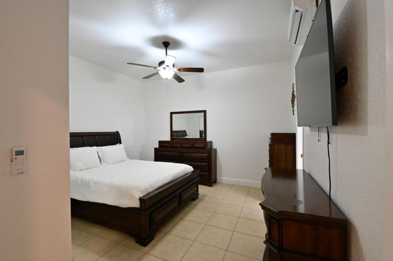 Paradise In With Luxurious 6 Person Hébergement de vacances *